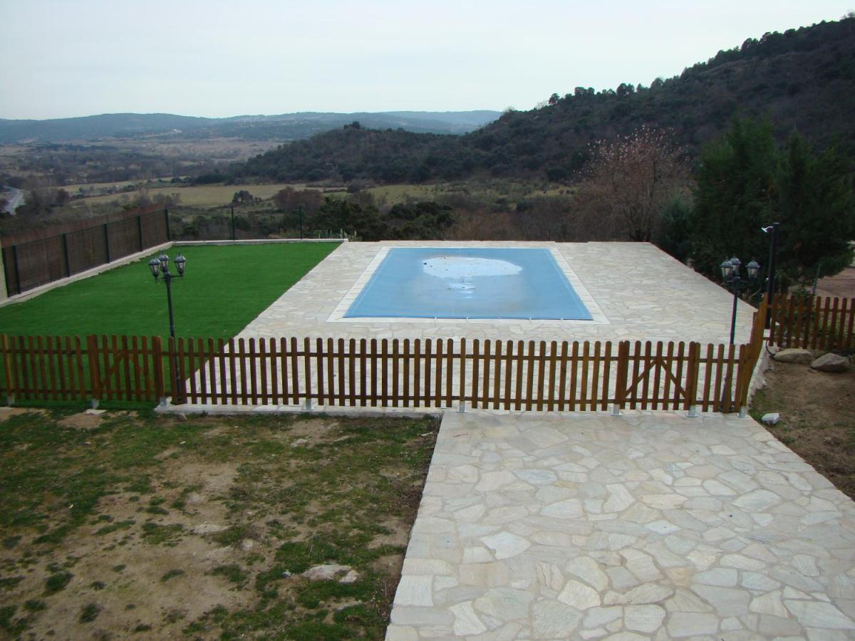 Chalet Con Piscina Y Bbq Para 10 Personas San Martin de Valdeiglesias Luaran gambar